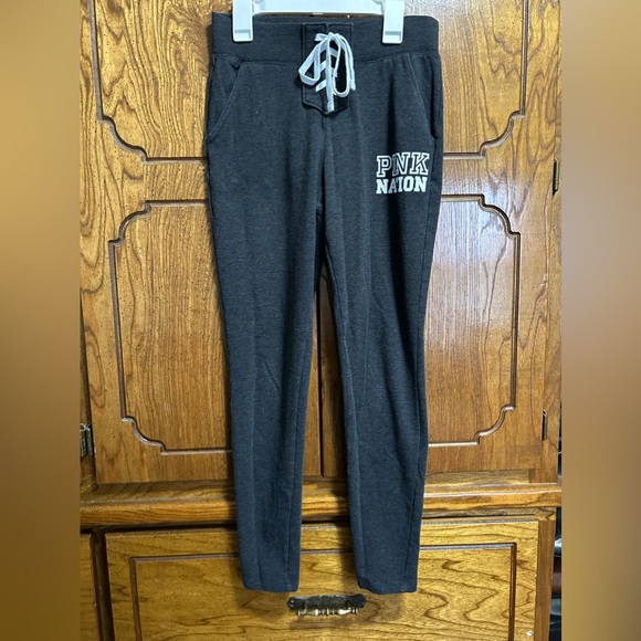 VS Pink joggers - Picture 1 of 3